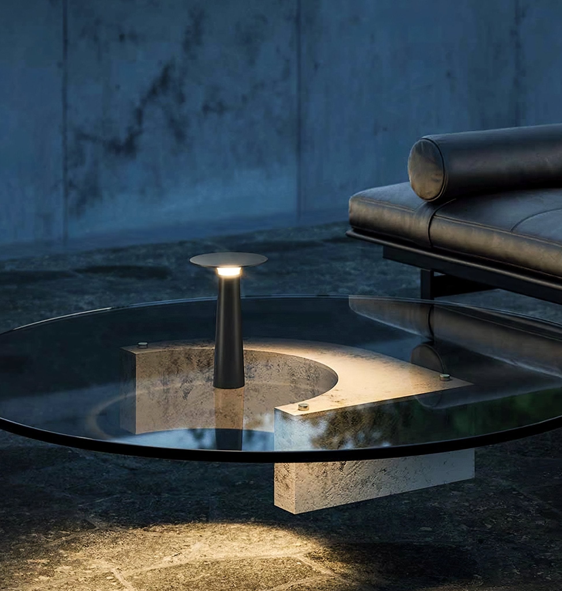 Gwil Disk Outdoor Table Light