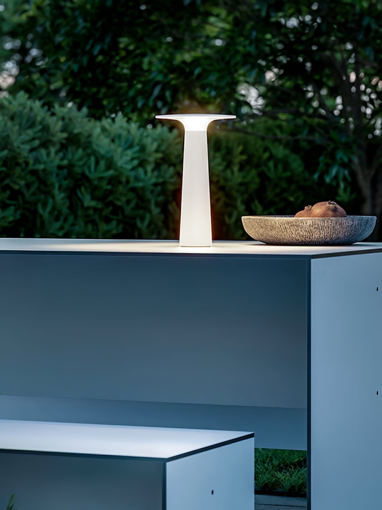 Gwil Disk Outdoor Table Light