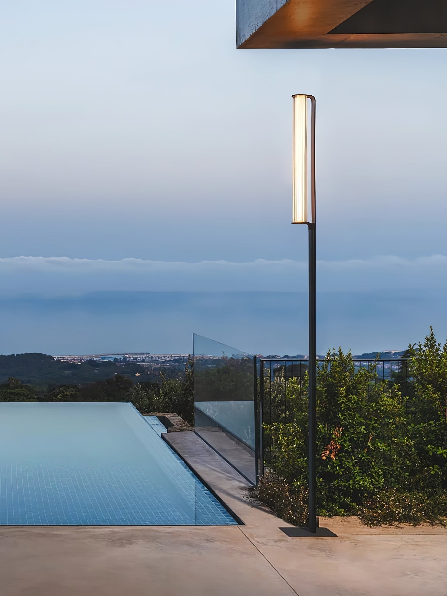 Reldax Arc Outdoor Post Lamp