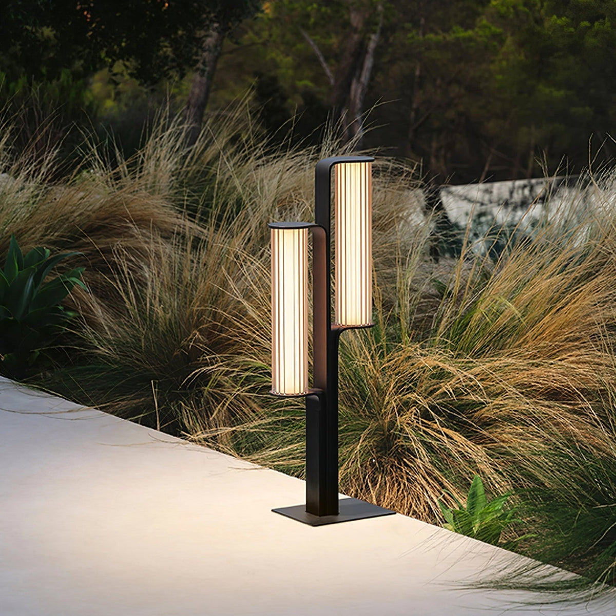 Sorerella Arc Duo Outdoor Lamp