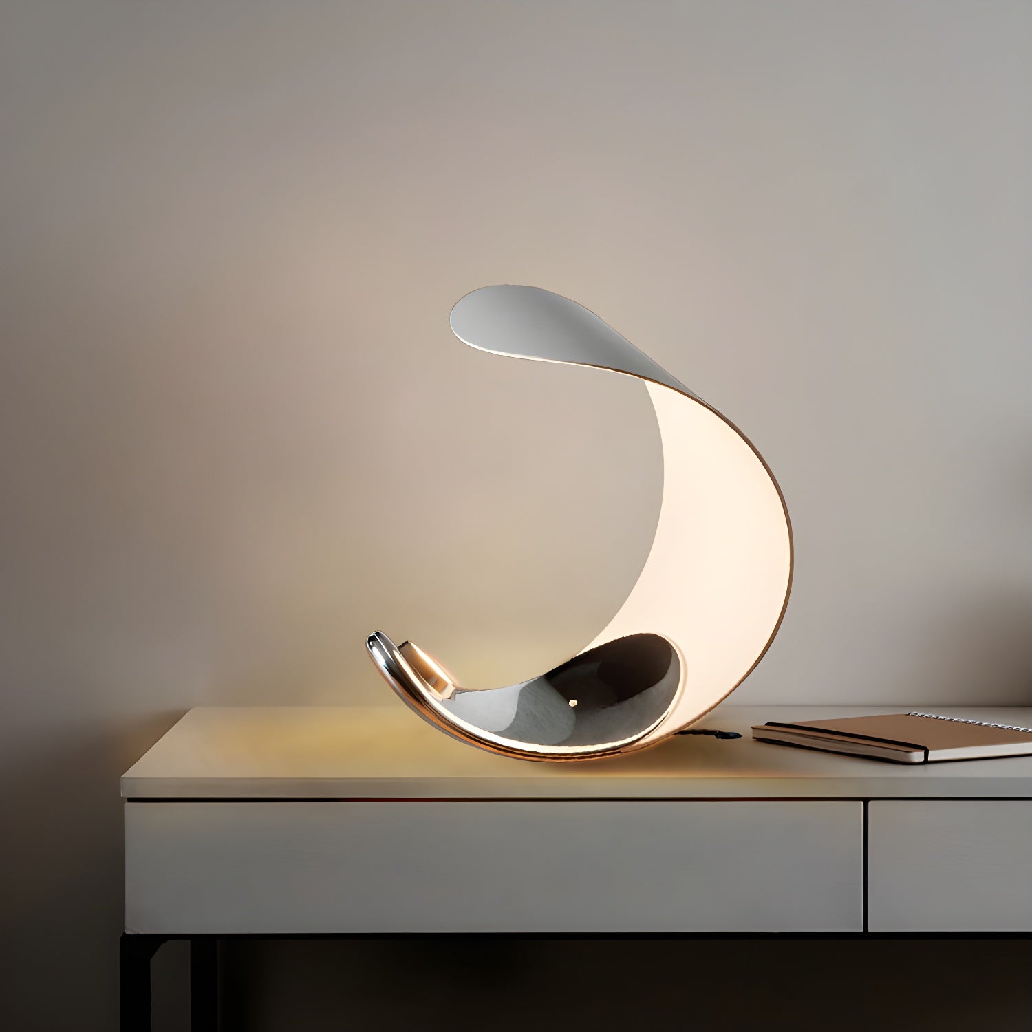 Lunora Elegant Flow Table Lamp