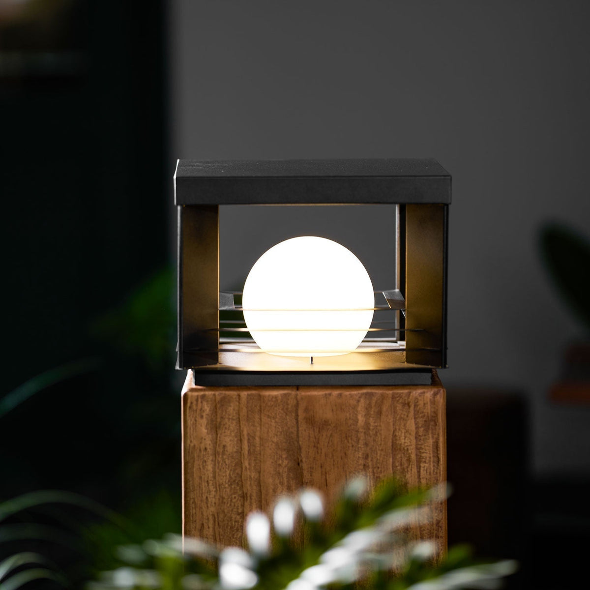 Norarine Crate Outdoor Lamp