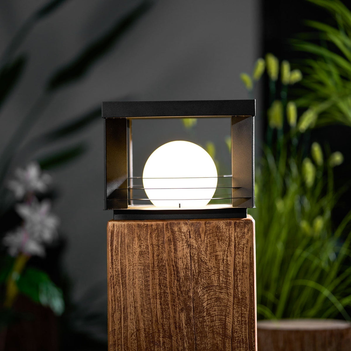 Norarine Crate Outdoor Lamp