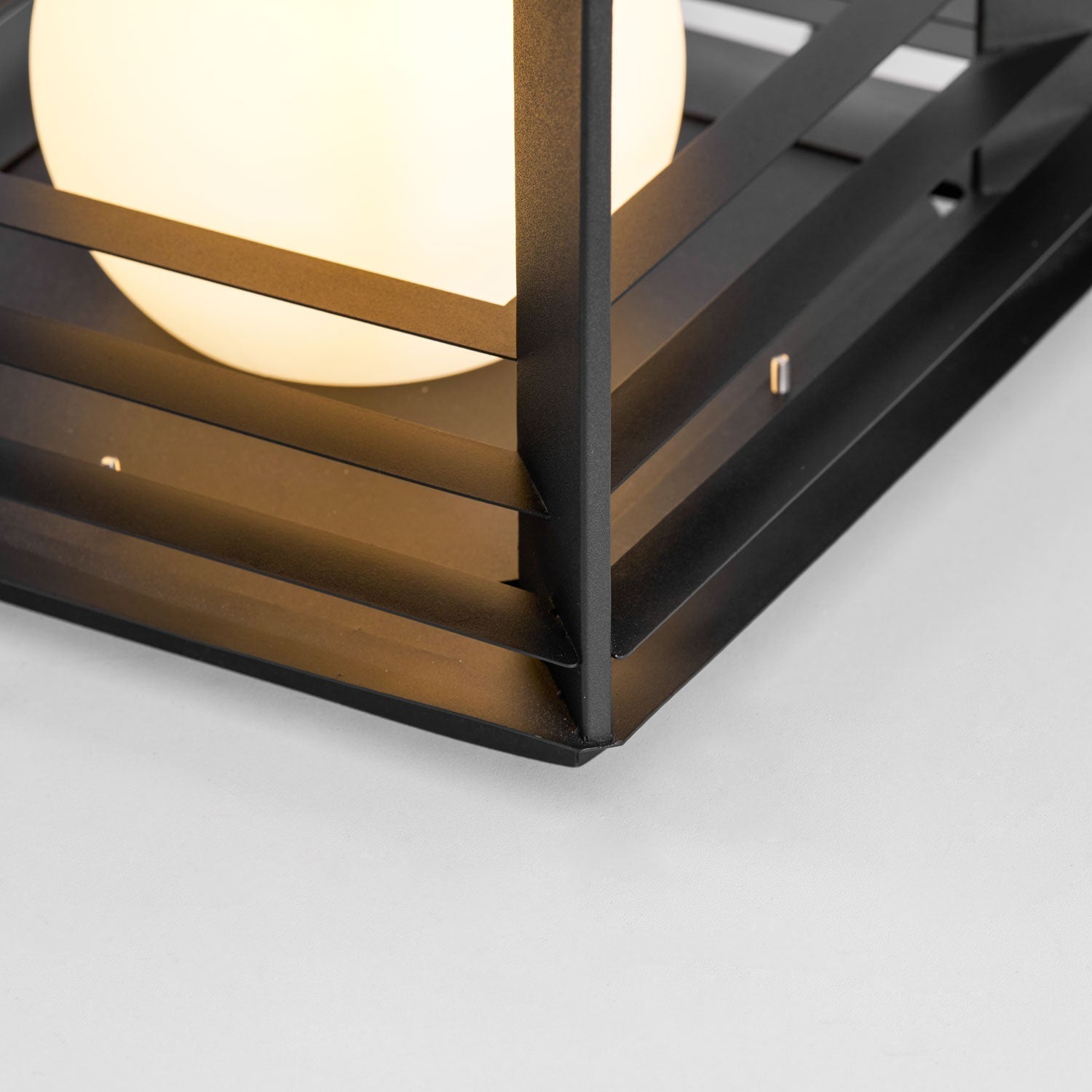 Norarine Crate Outdoor Lamp