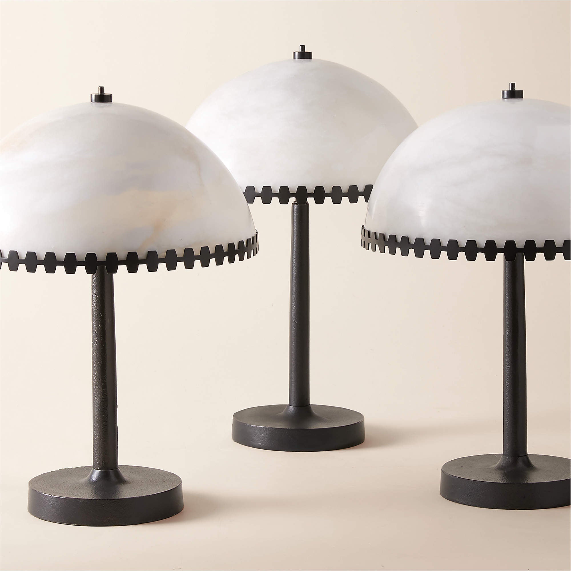 Nuxs Elegant Alabaster Dome Table Lamp