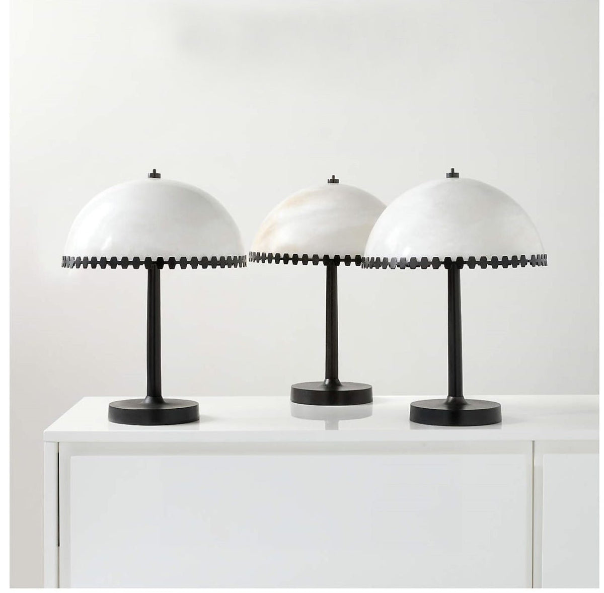 Nuxs Elegant Alabaster Dome Table Lamp