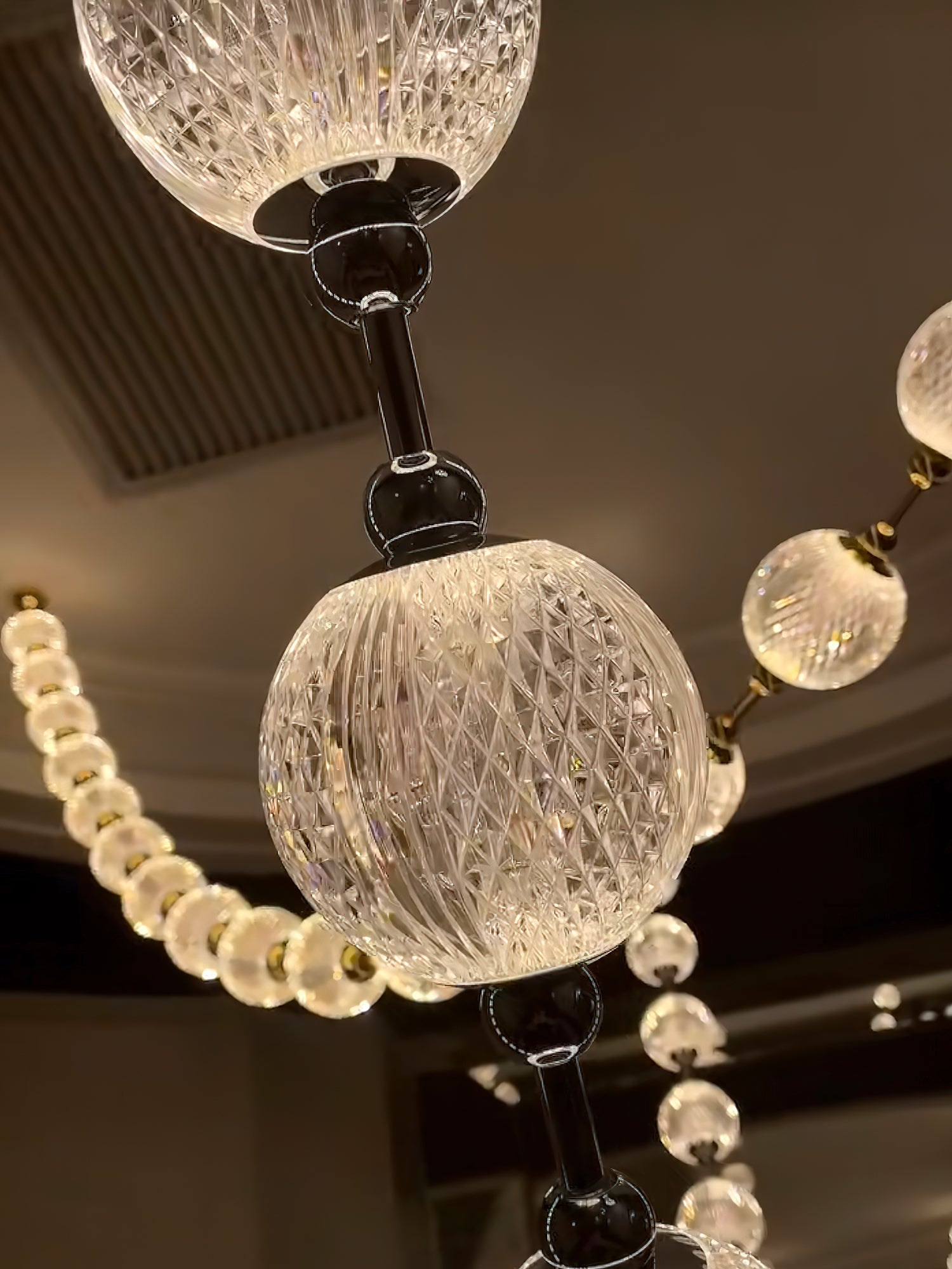 Lindencourt Strand Necklace Chandelier