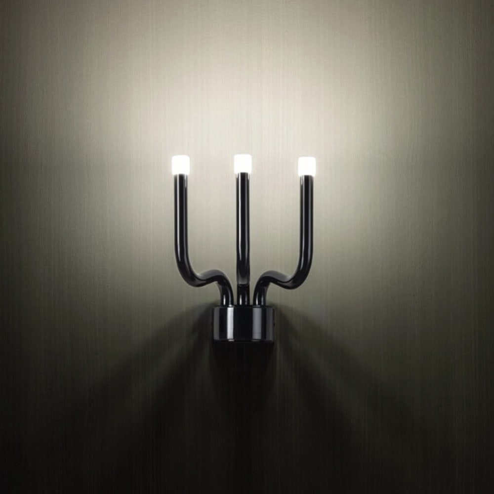 Elaivaine Wall Lamp