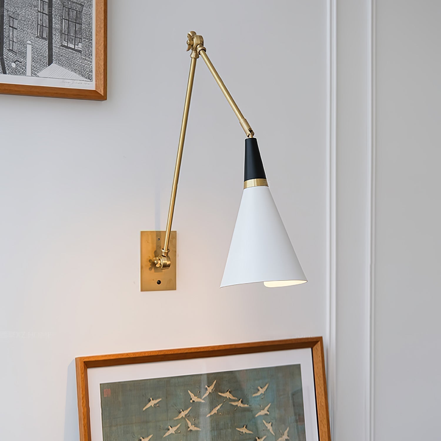 Avenalelle Wall Lamp