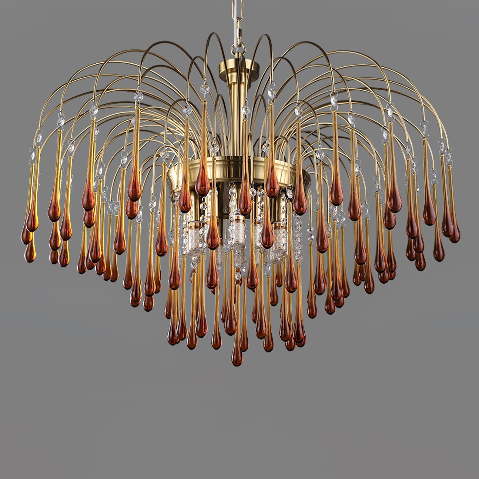 Lustra Chandelier Golden Arms and Crystal - Neutral Decor