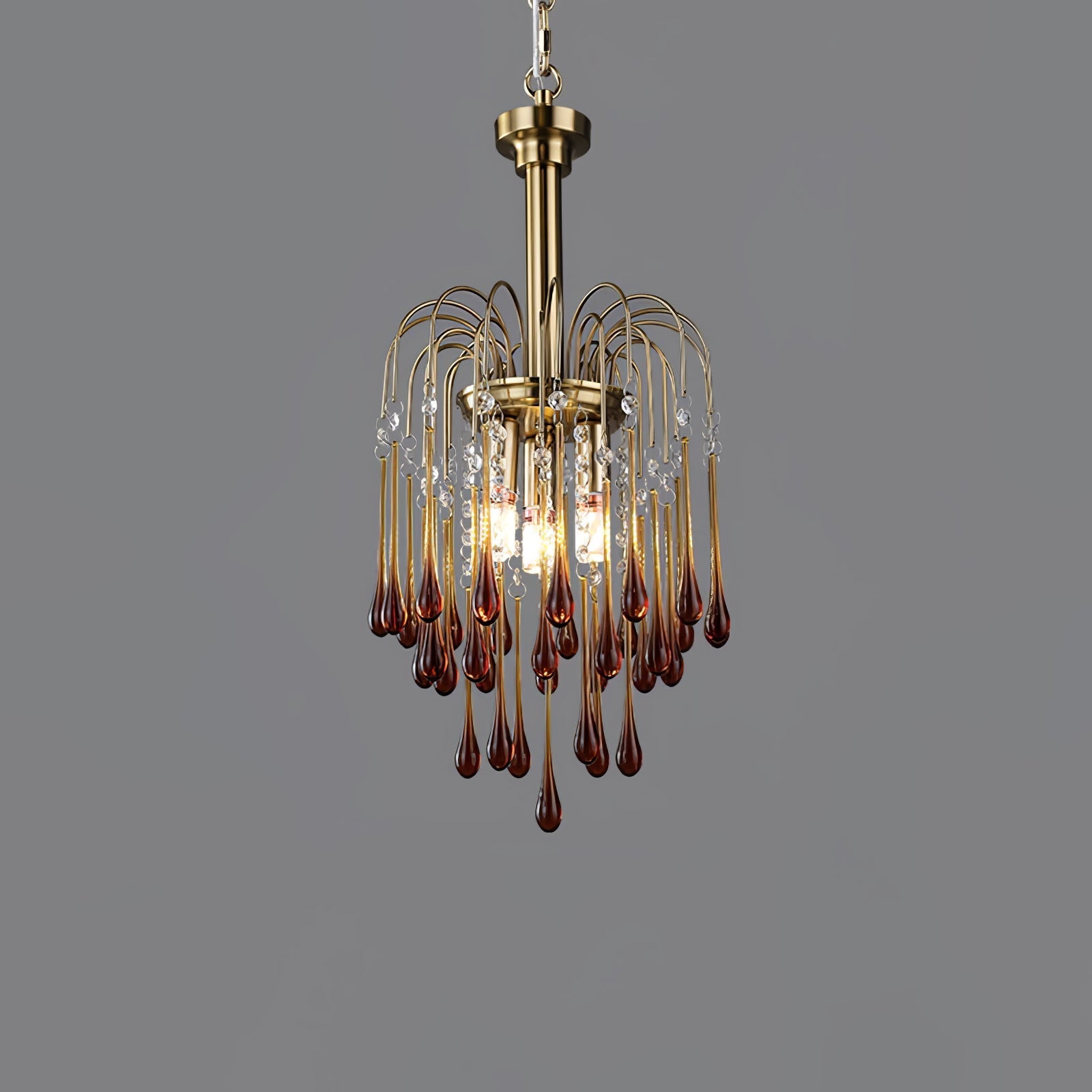 Lustra Chandelier Golden Arms and Crystal - Neutral Decor