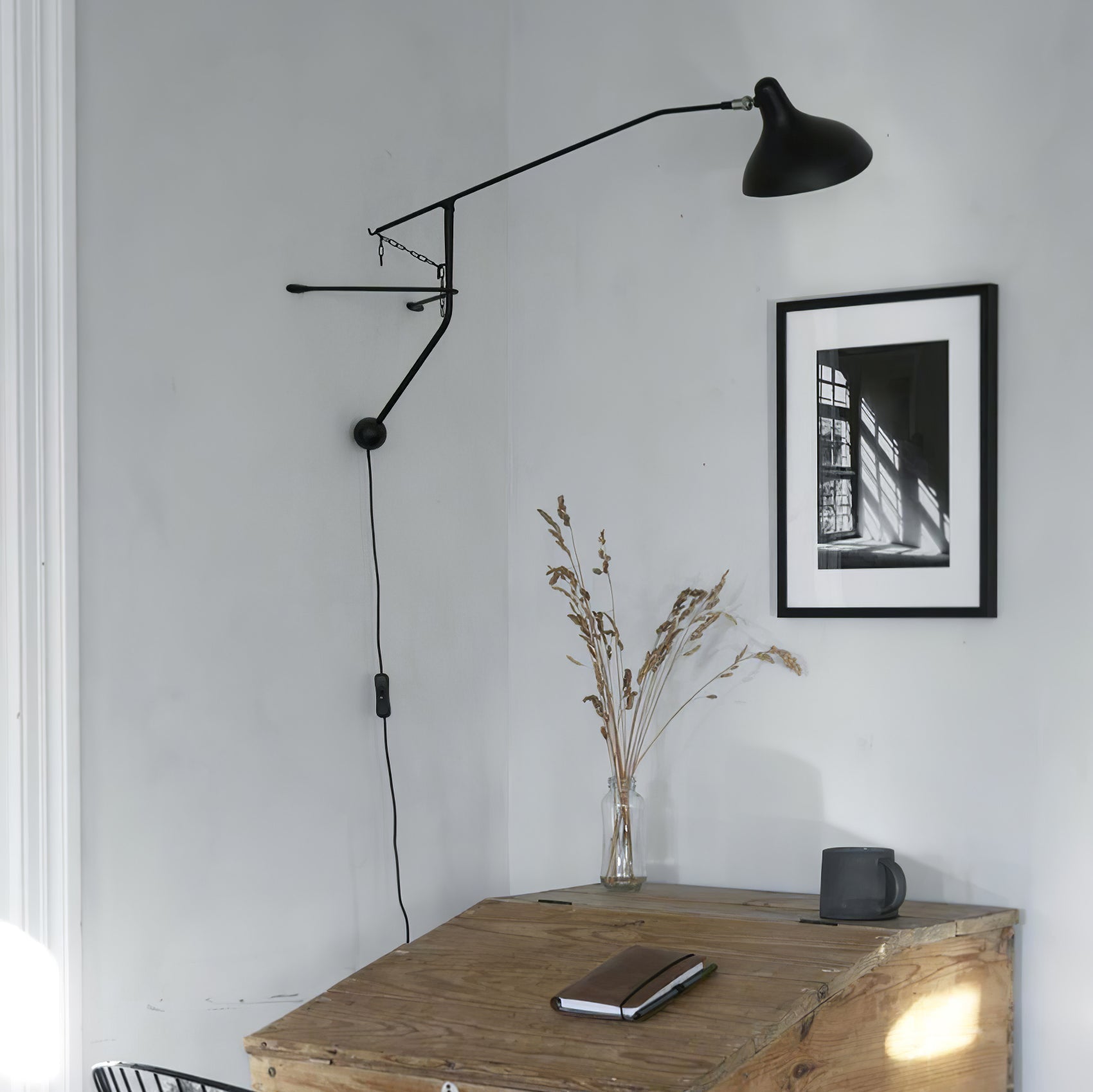 Ivsolarae Modern Minimalist Arm Wall Lamp
