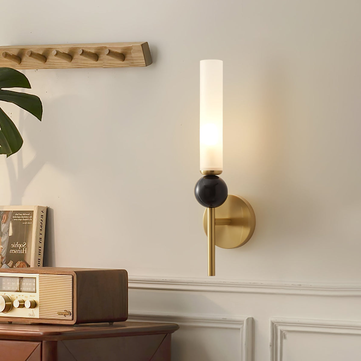 Dulane Modern Minimalist Vertical Marble Wall Lamp