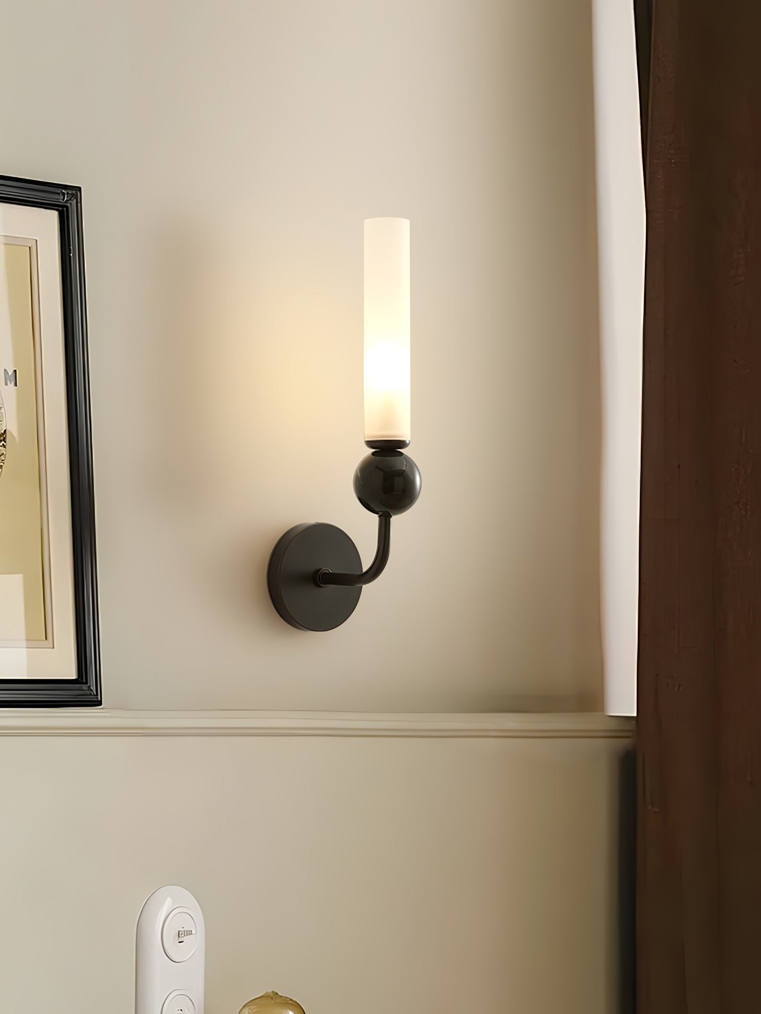 Dulane Modern Minimalist Vertical Marble Wall Lamp
