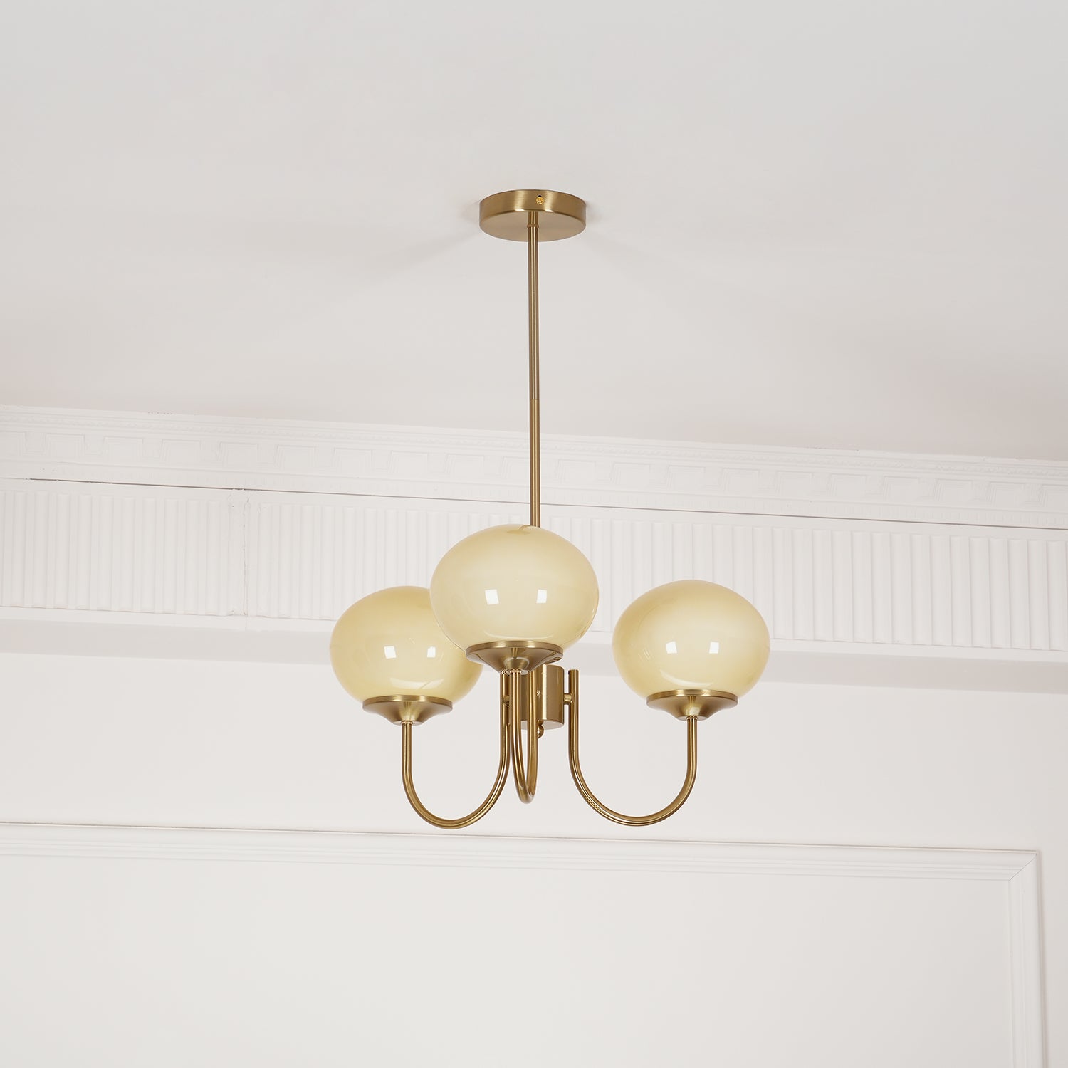 Lustra Chandelier Pink Glass Globe Gold - Neutral Decor