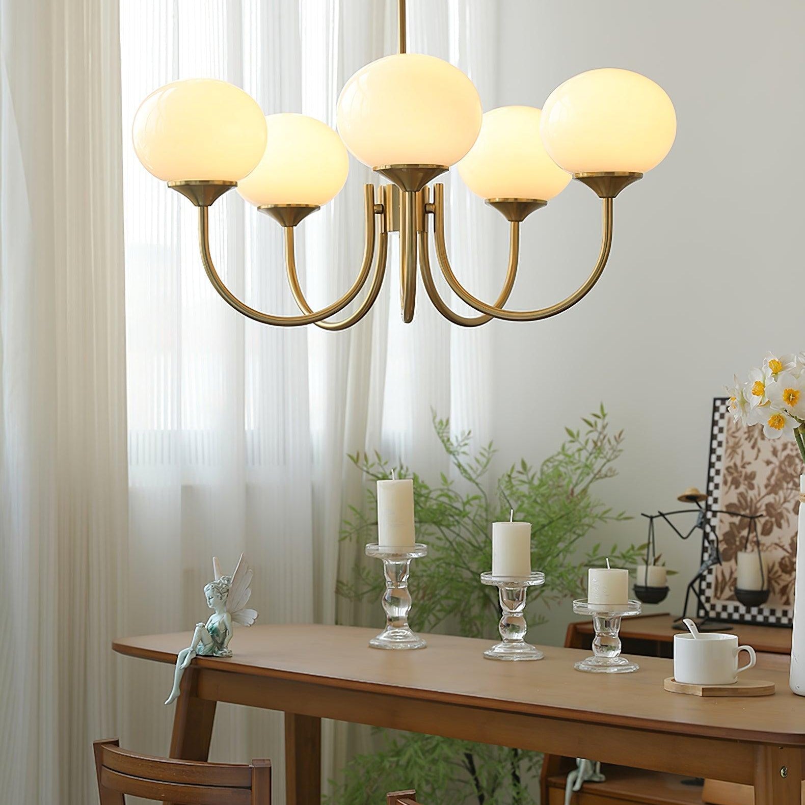 Lustra Chandelier Pink Glass Globe Gold - Neutral Decor