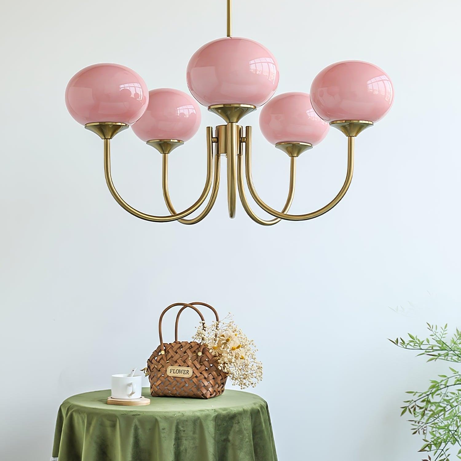Lustra Chandelier Pink Glass Globe Gold - Neutral Decor