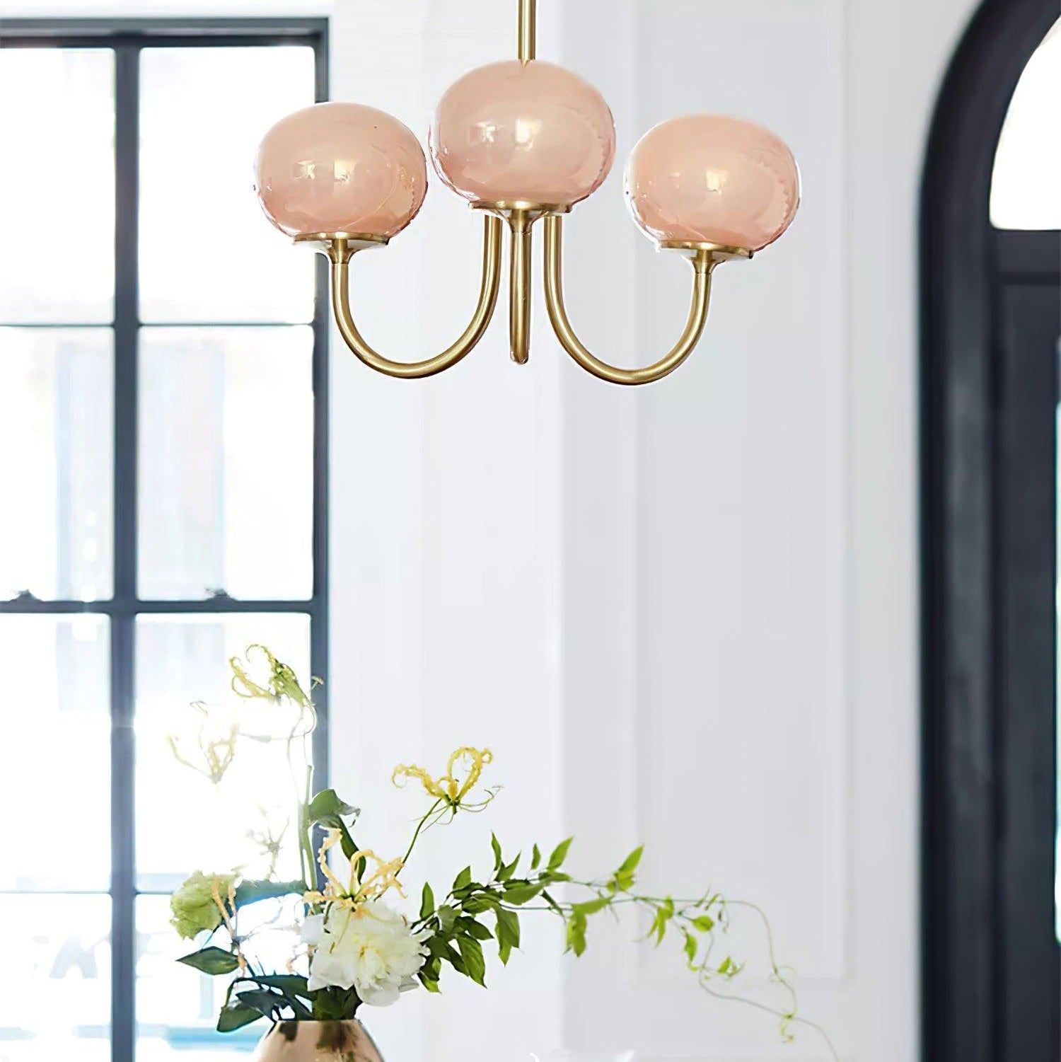 Lustra Chandelier Pink Glass Globe Gold - Neutral Decor