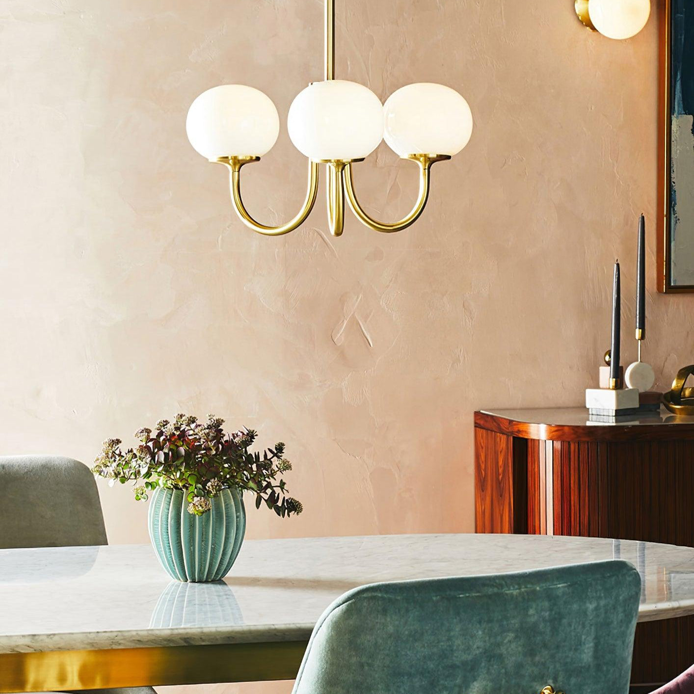 Lustra Chandelier Pink Glass Globe Gold - Neutral Decor