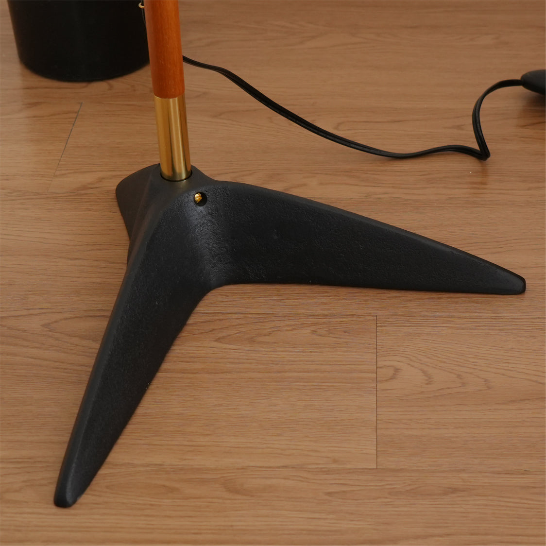 Ervenil Mid Century Wood & Glass Floor Lamp