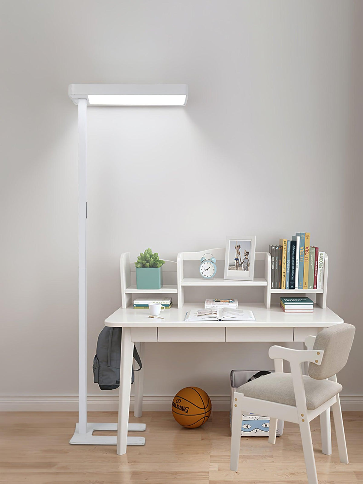 Cithaara Sleek Floor Lamp