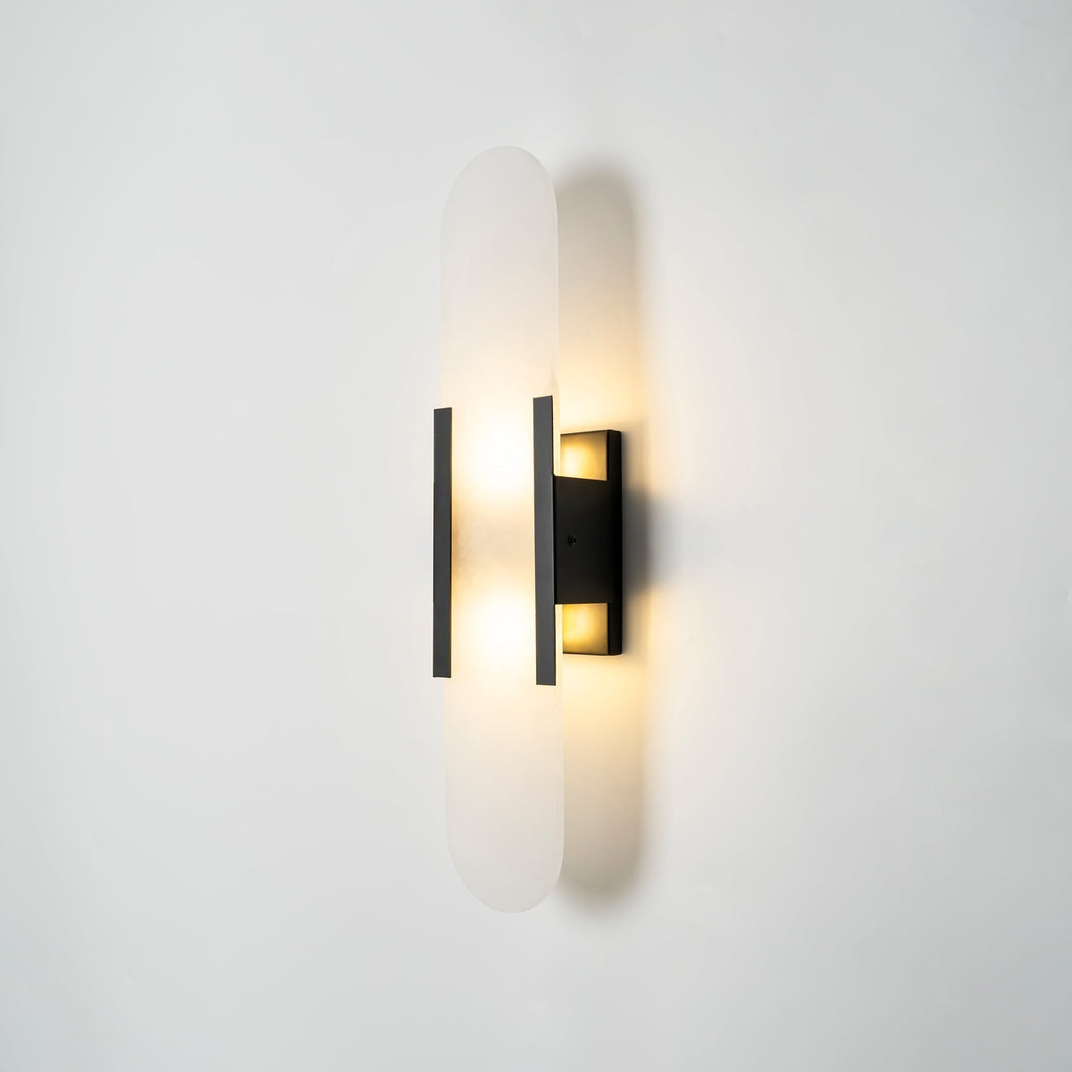 Veo Luxury Alabaster Wall Lamp - Neutral Decor