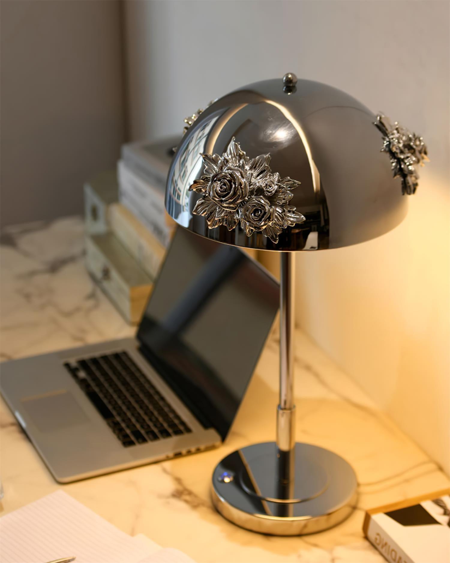 Uvaris Romantic Crystal Table Lamp