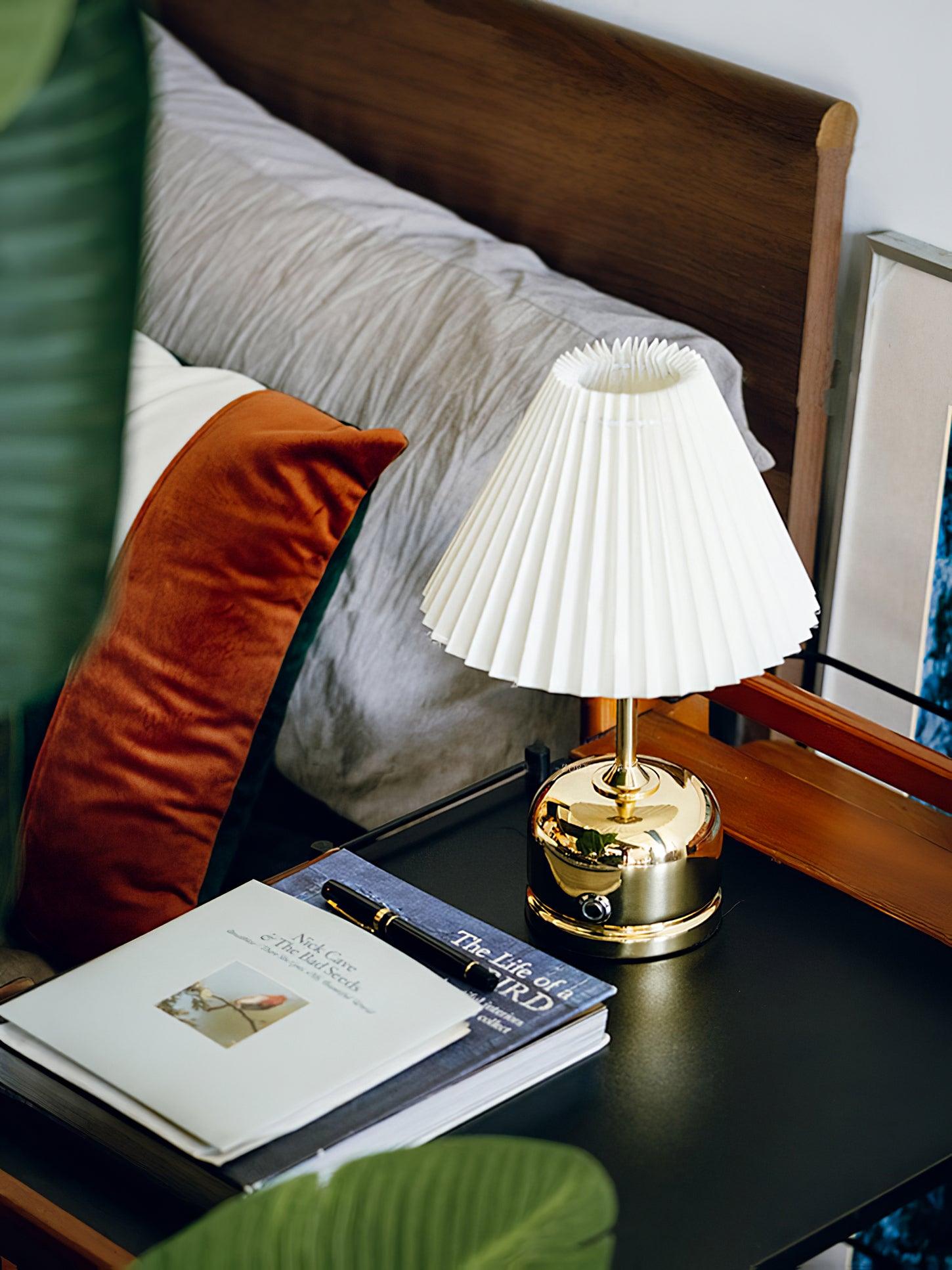 Lynn Modern Table Lamp