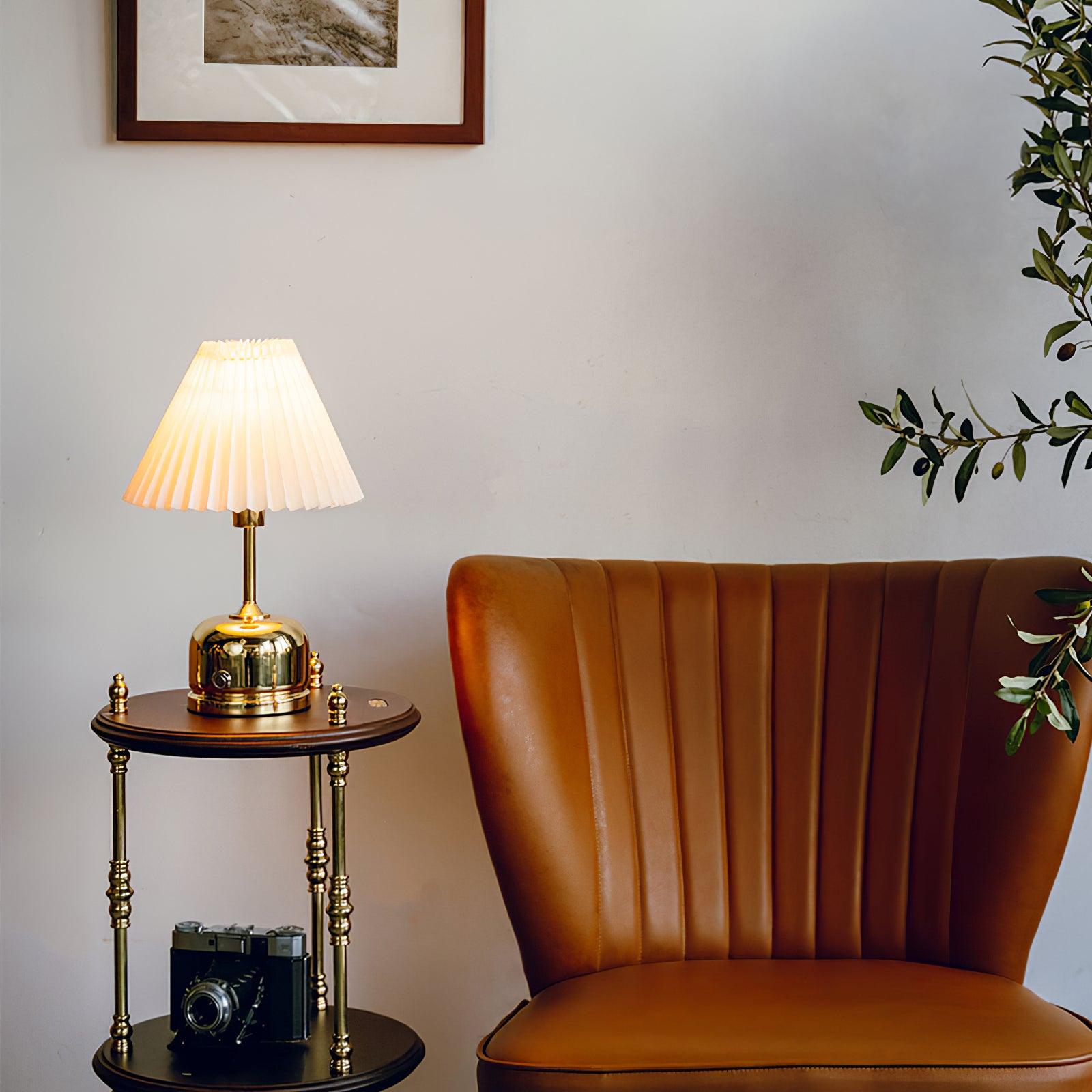 Lynn Modern Table Lamp