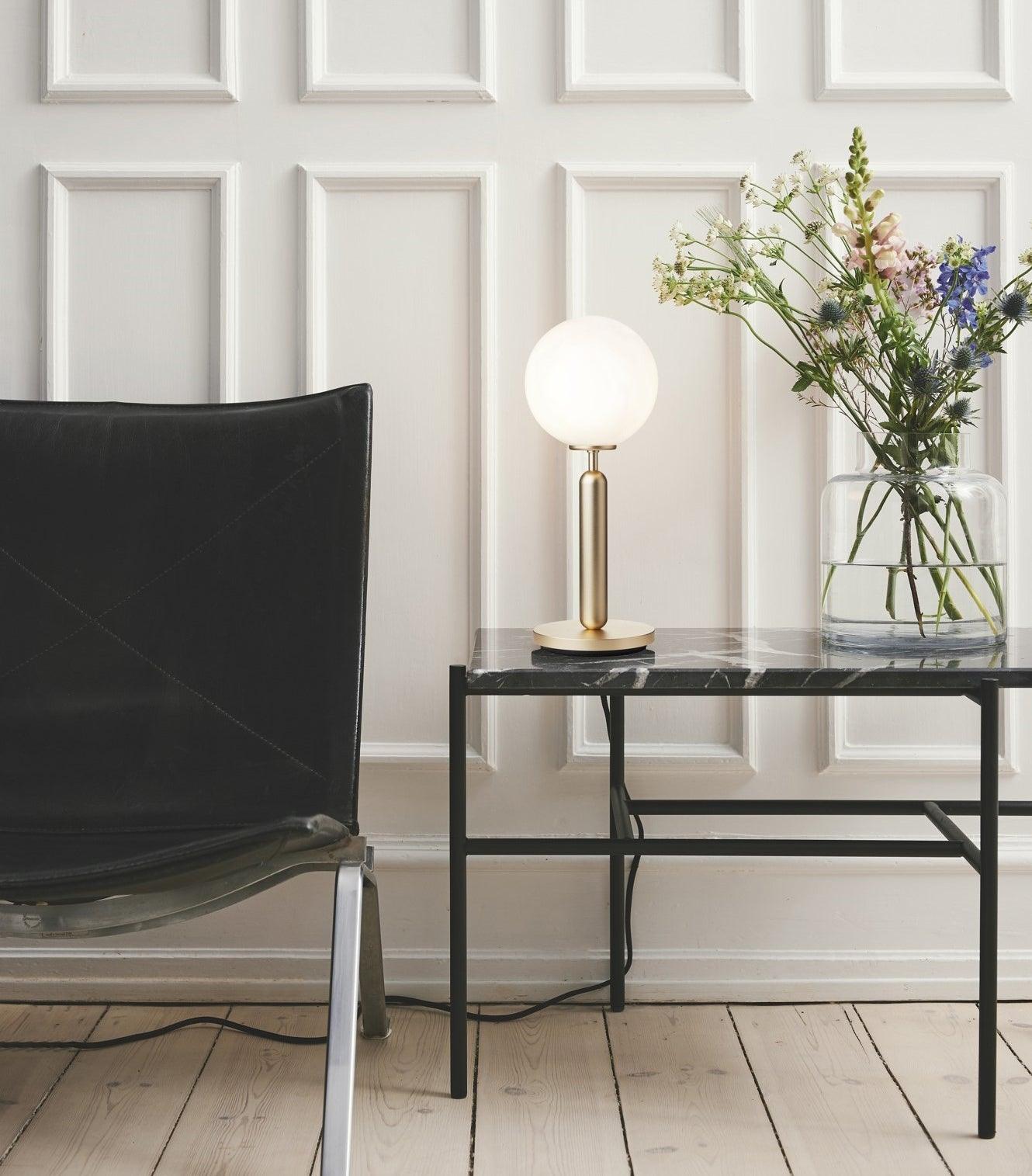 Eirelielle Minimalist Glass Table Lamp