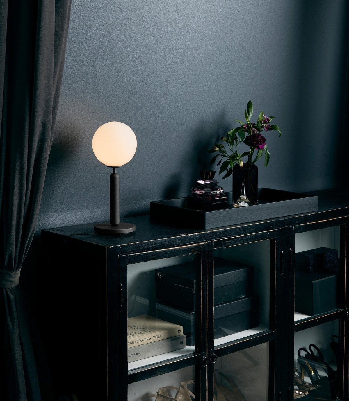 Eirelielle Minimalist Glass Table Lamp