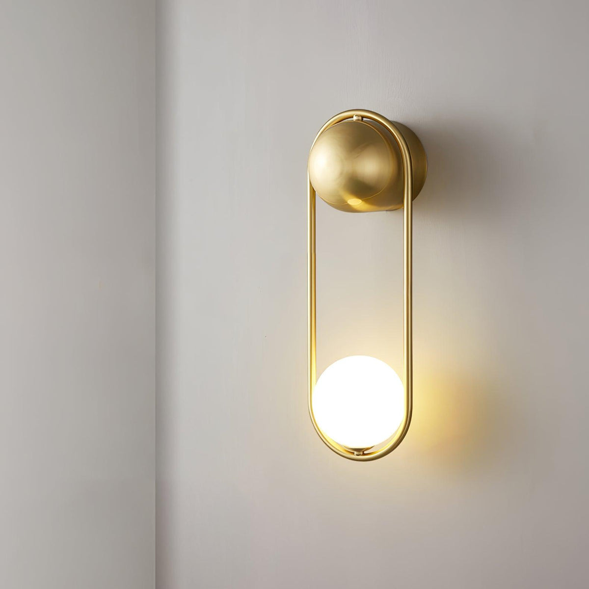 Solarine Radiain Brass Minimalist Wall Lamp