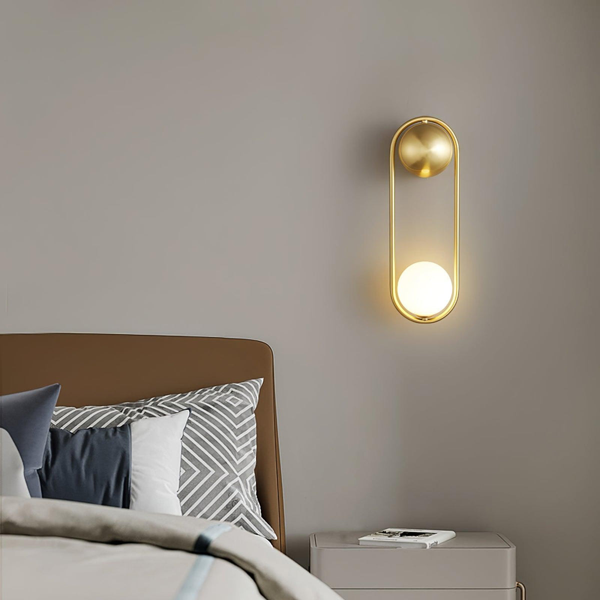 Solarine Radiain Brass Minimalist Wall Lamp