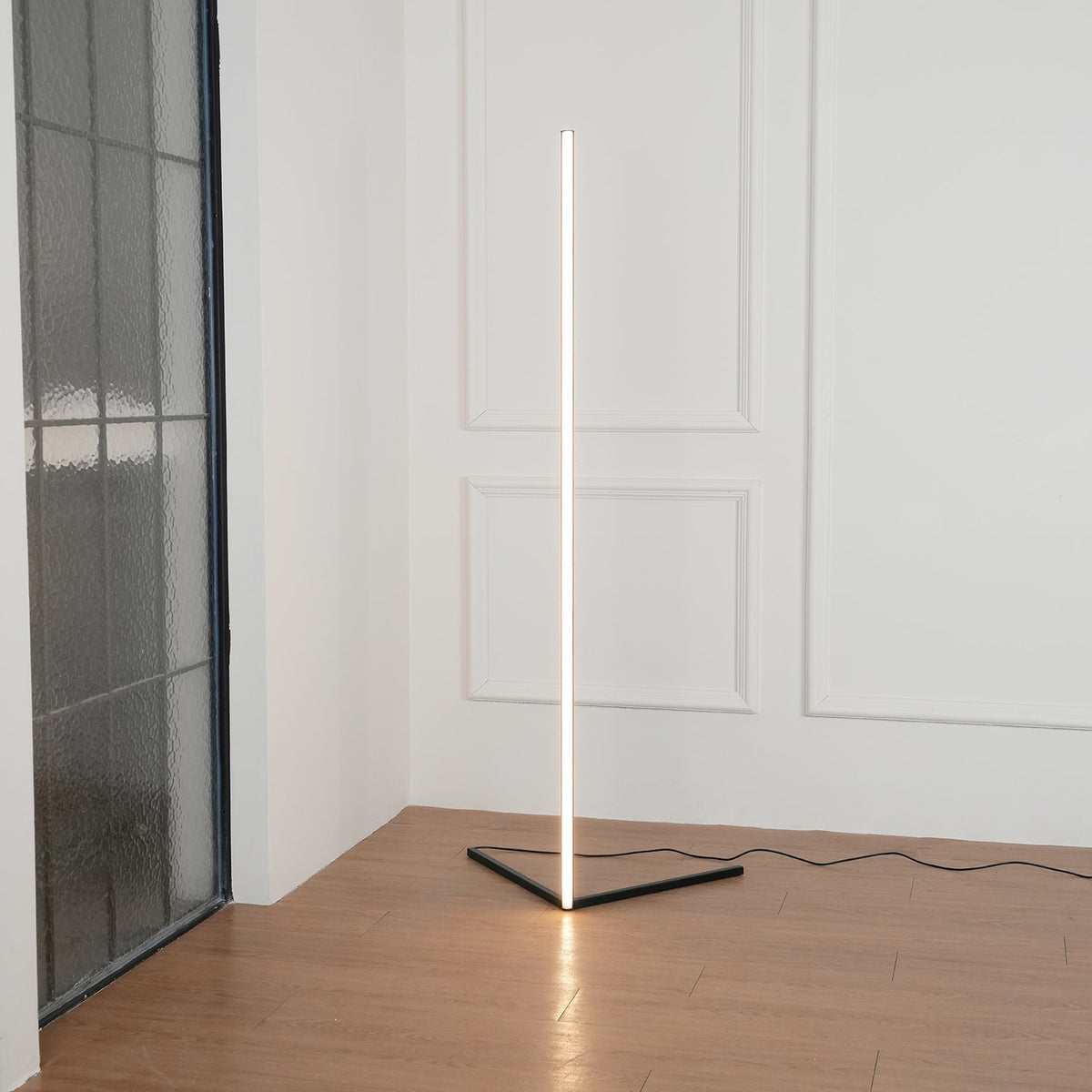 Seleina Minimalist Floor Lamp
