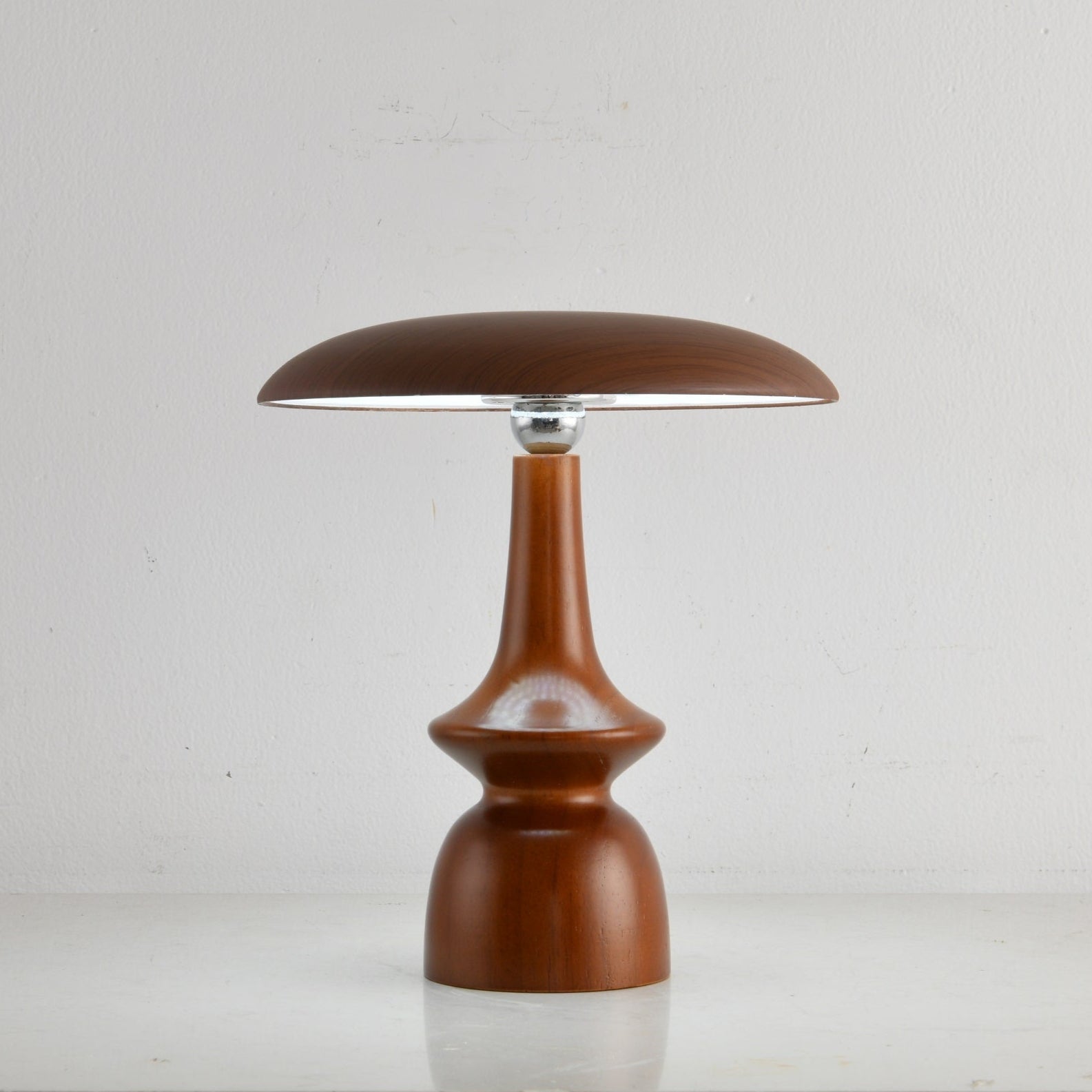 Orbis Vintage Wood Table Lamp
