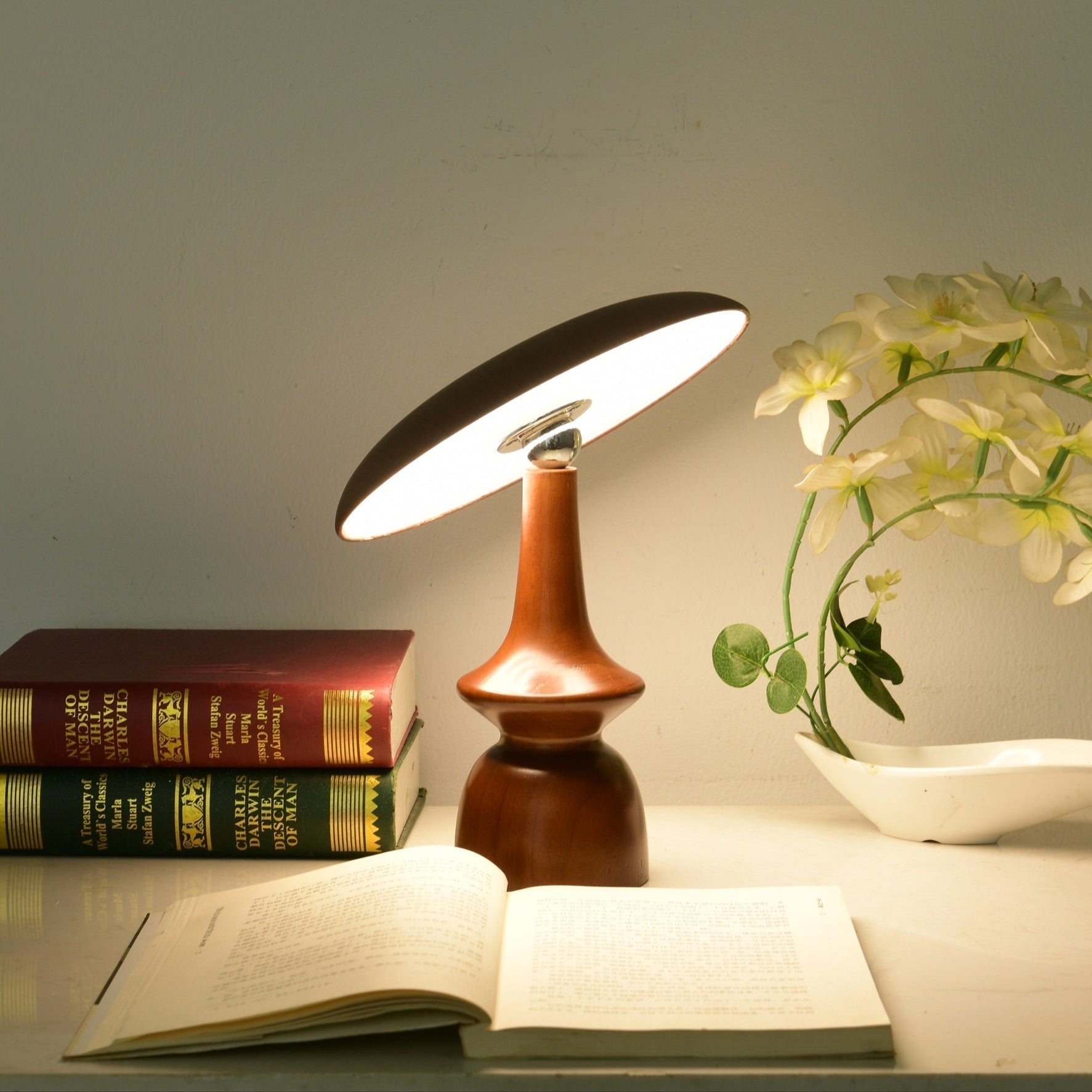 Orbis Vintage Wood Table Lamp