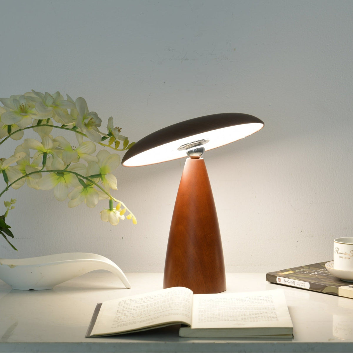 Orbis Vintage Wood Table Lamp