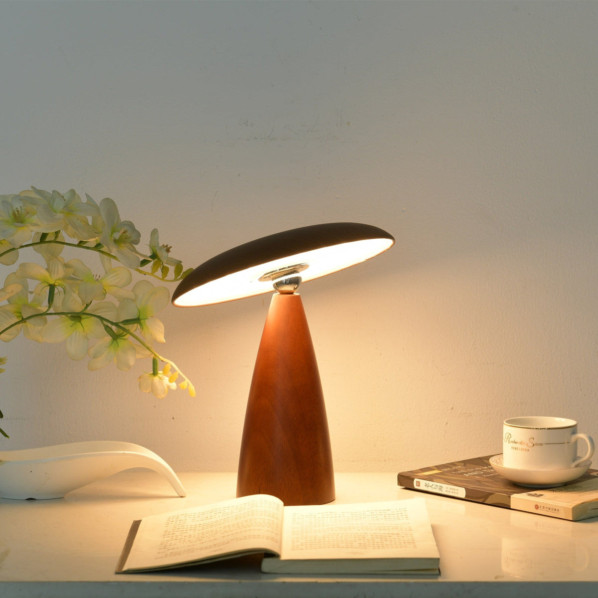 Orbis Vintage Wood Table Lamp