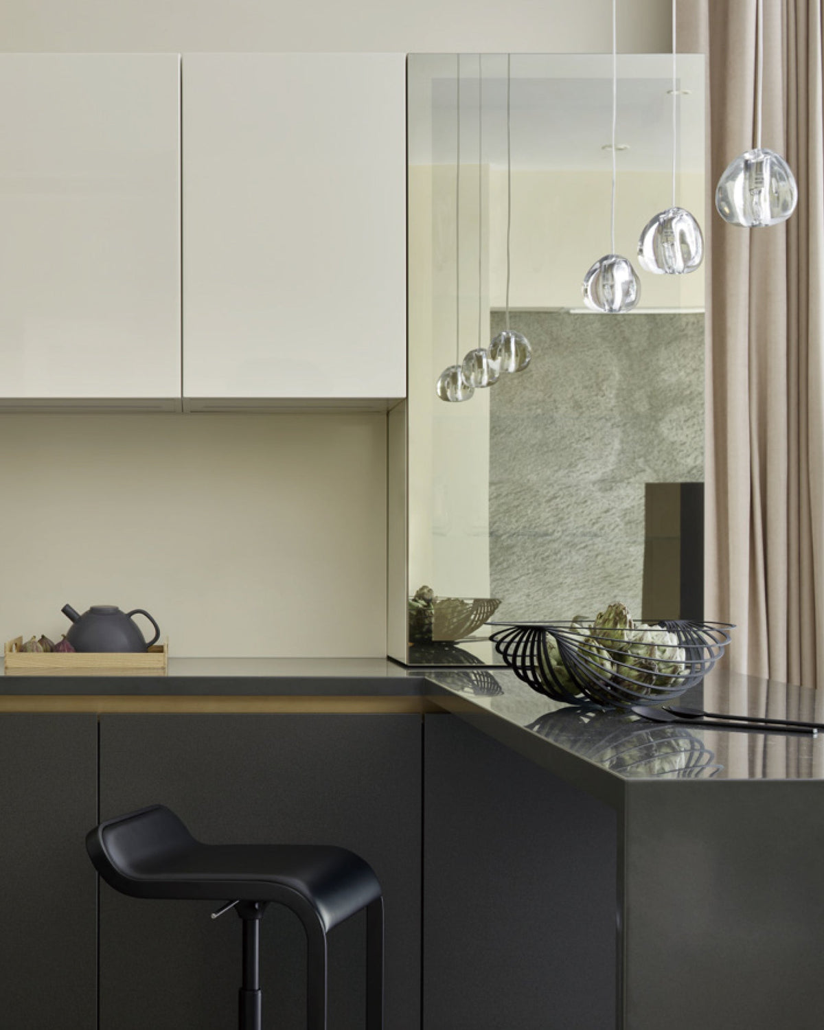 Gevlin Postmodern Luxury Cherry Crystal Pendant Lamp