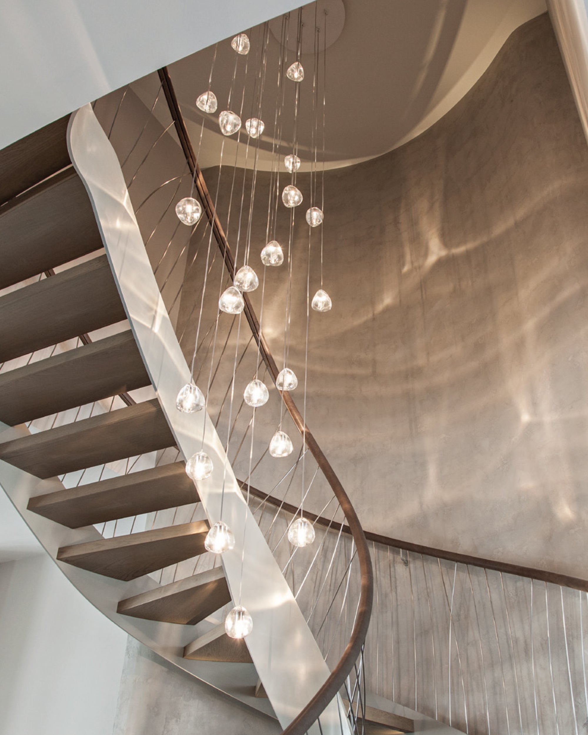 Gevlin Postmodern Luxury Cherry Crystal Pendant Lamp
