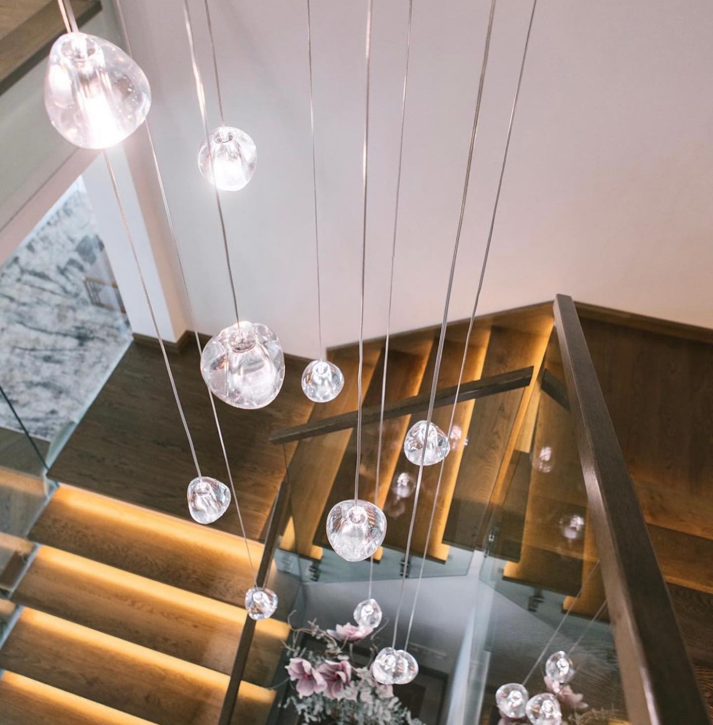 Gevlin Postmodern Luxury Cherry Crystal Pendant Lamp