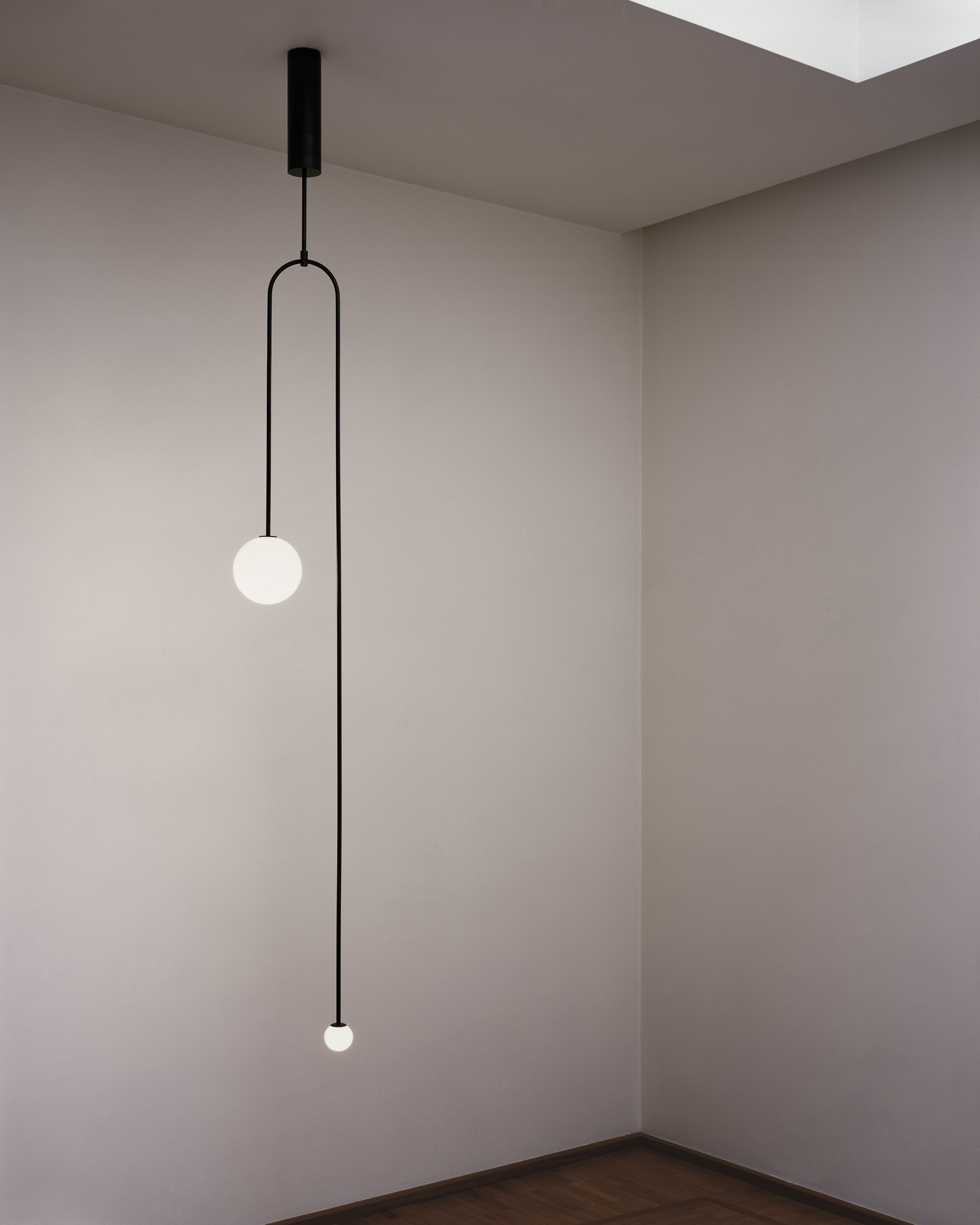 Viraiseon Chandelier Mobile Black Minimalist