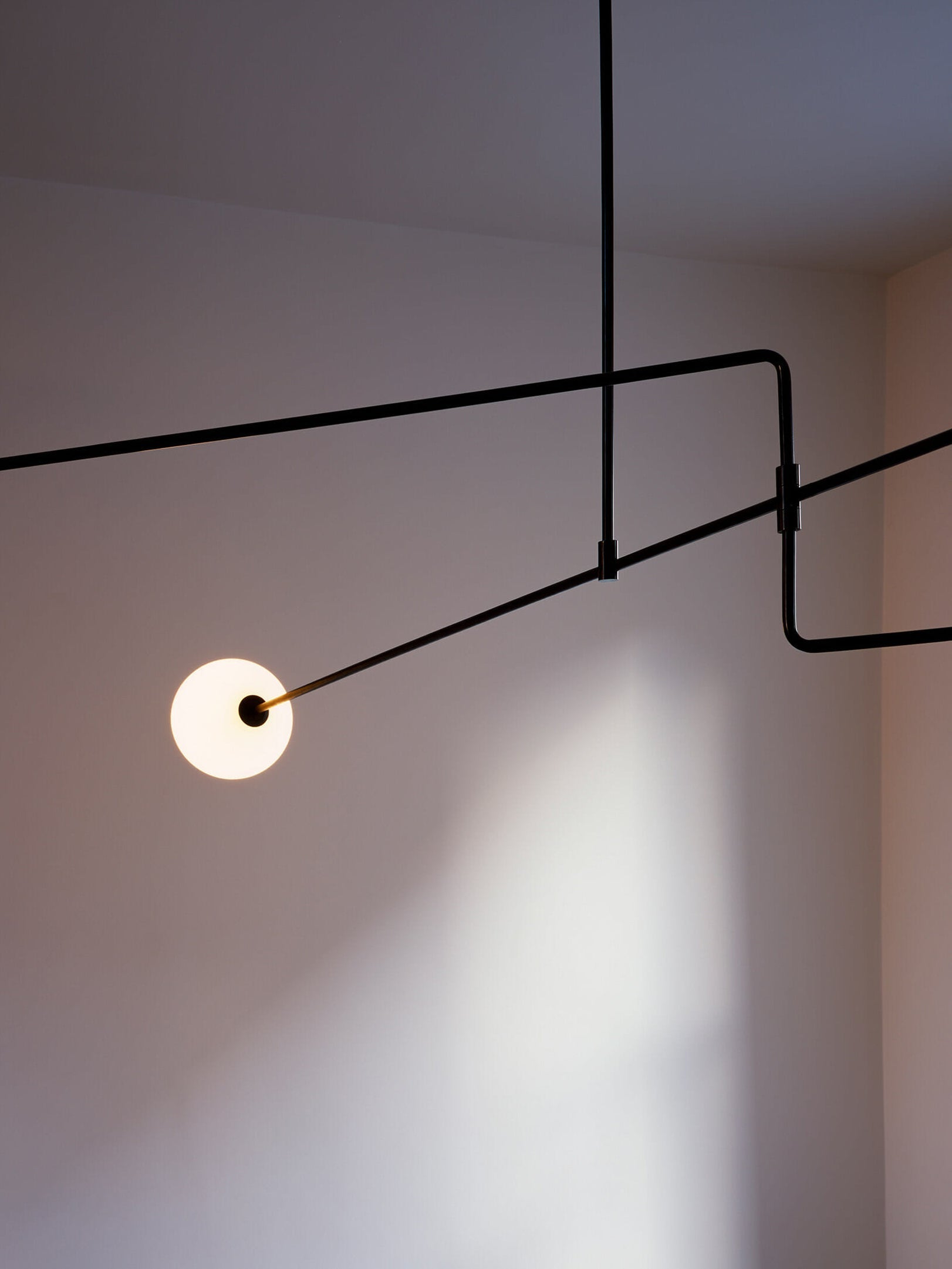 Viraiseon Chandelier Mobile Black Minimalist