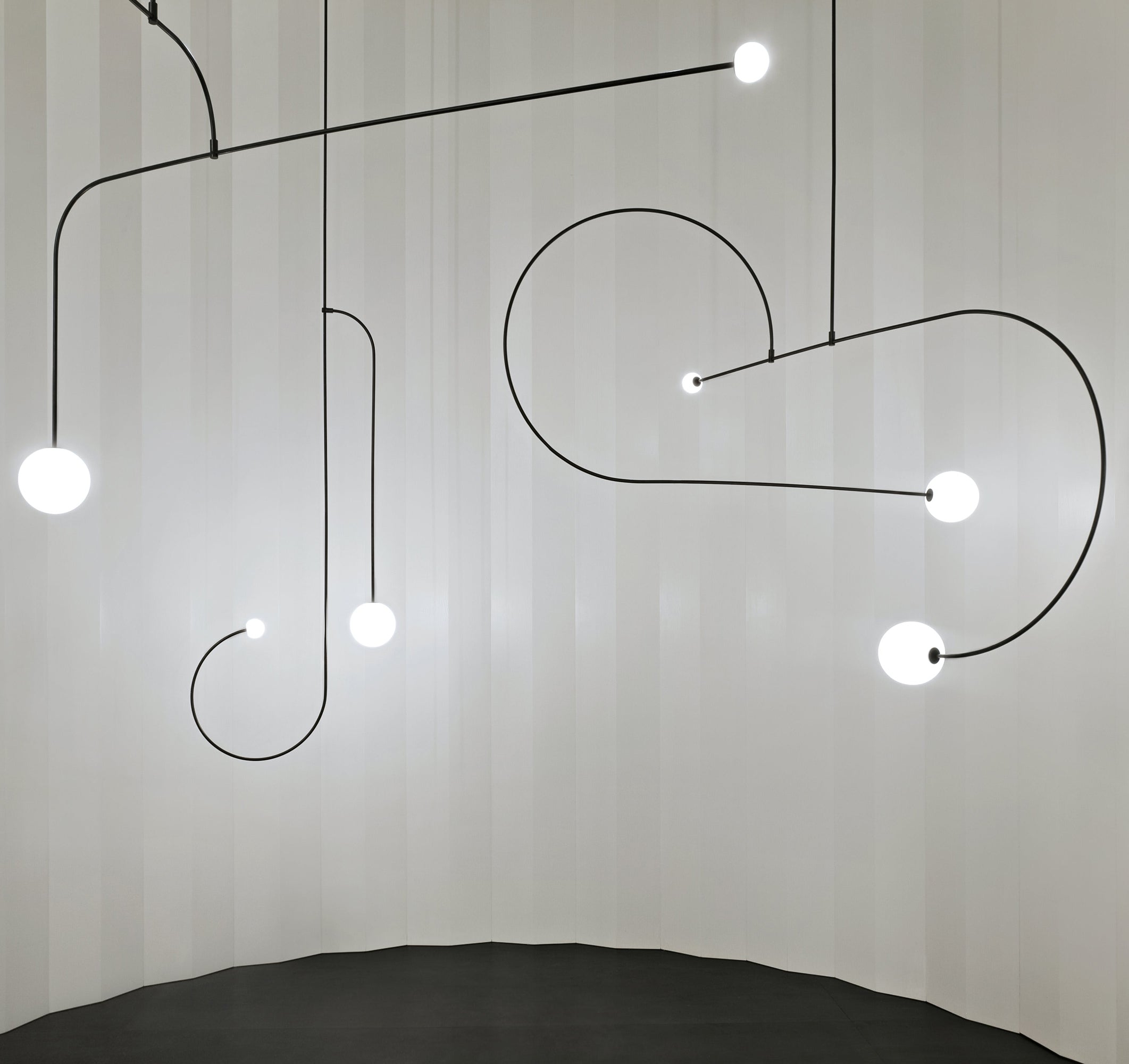 Viraiseon Chandelier Mobile Black Minimalist