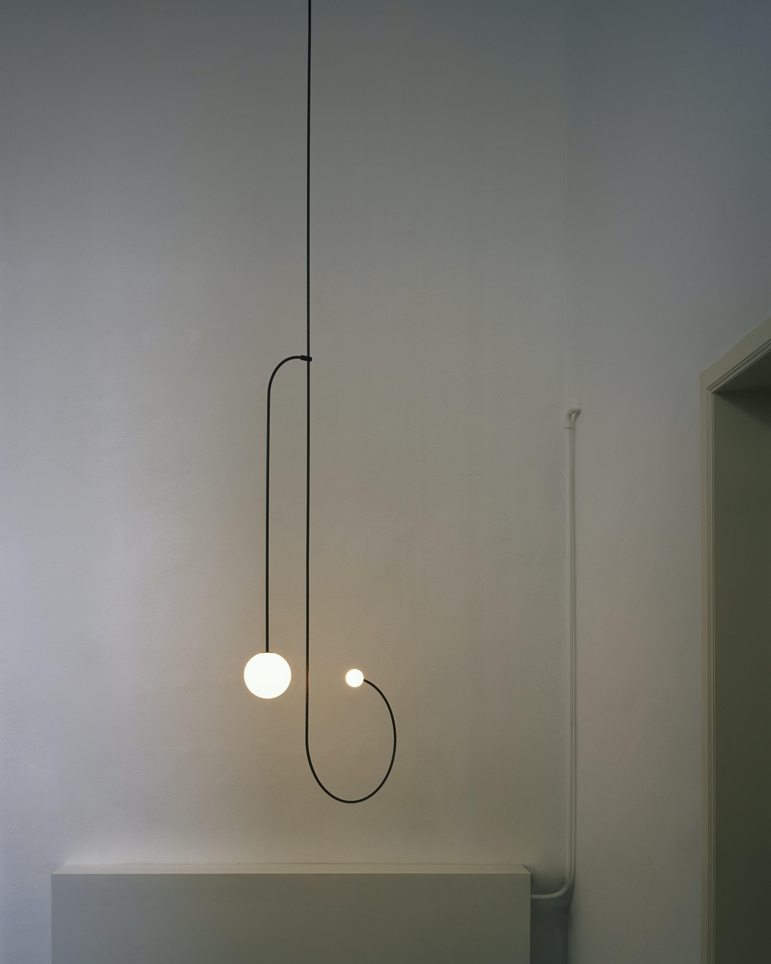 Viraiseon Chandelier Mobile Black Minimalist