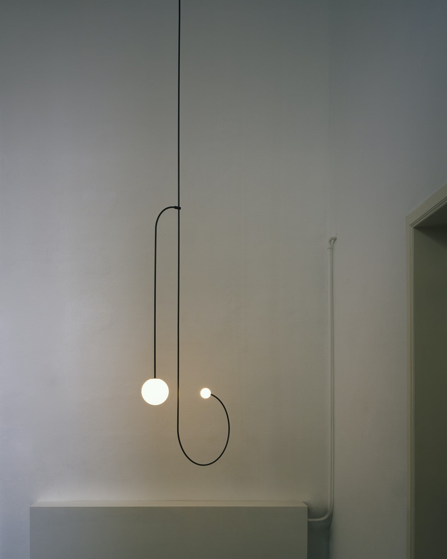 Viraiseon Chandelier Mobile Black Minimalist