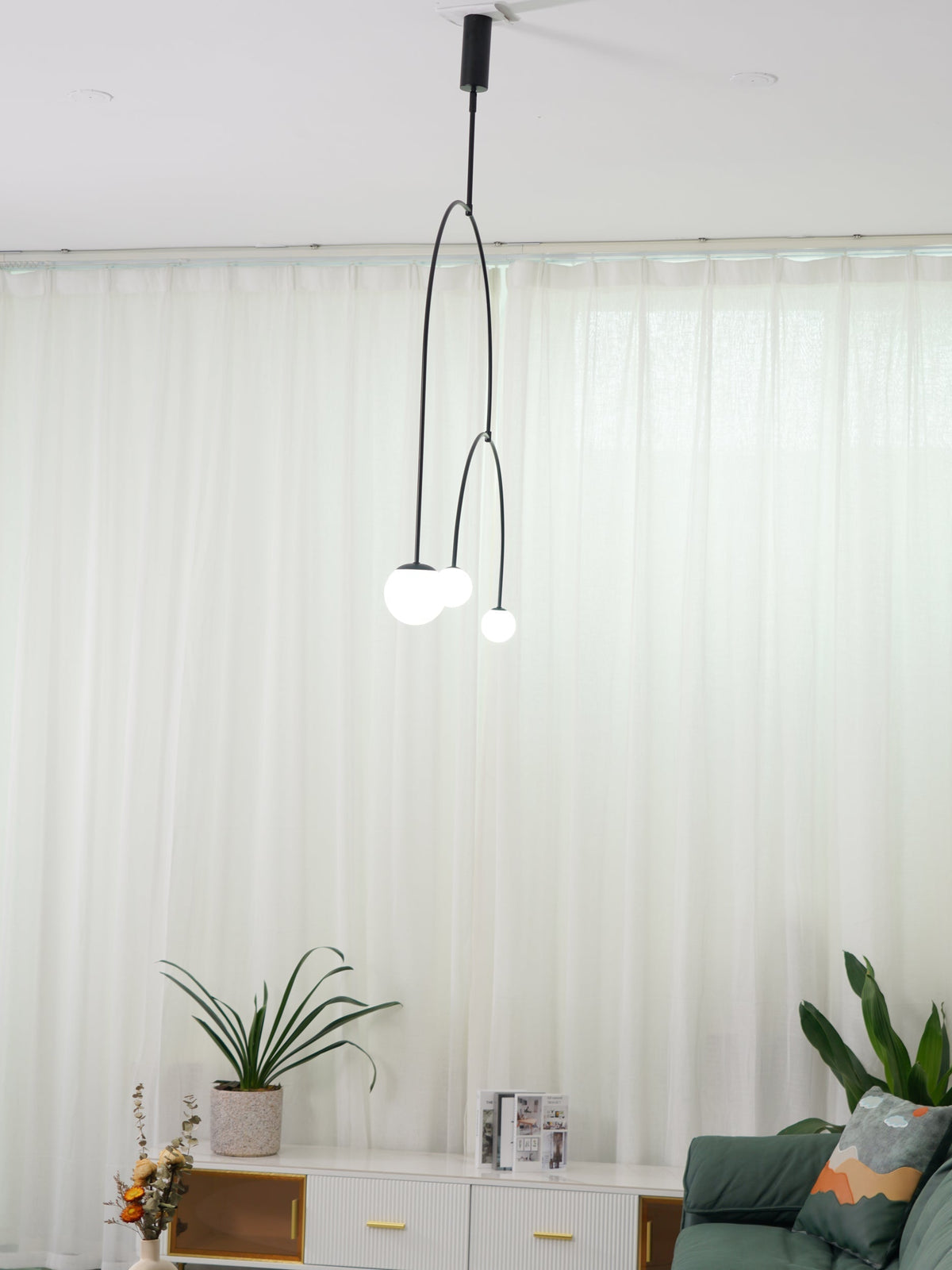 Viraiseon Chandelier Mobile Black Minimalist