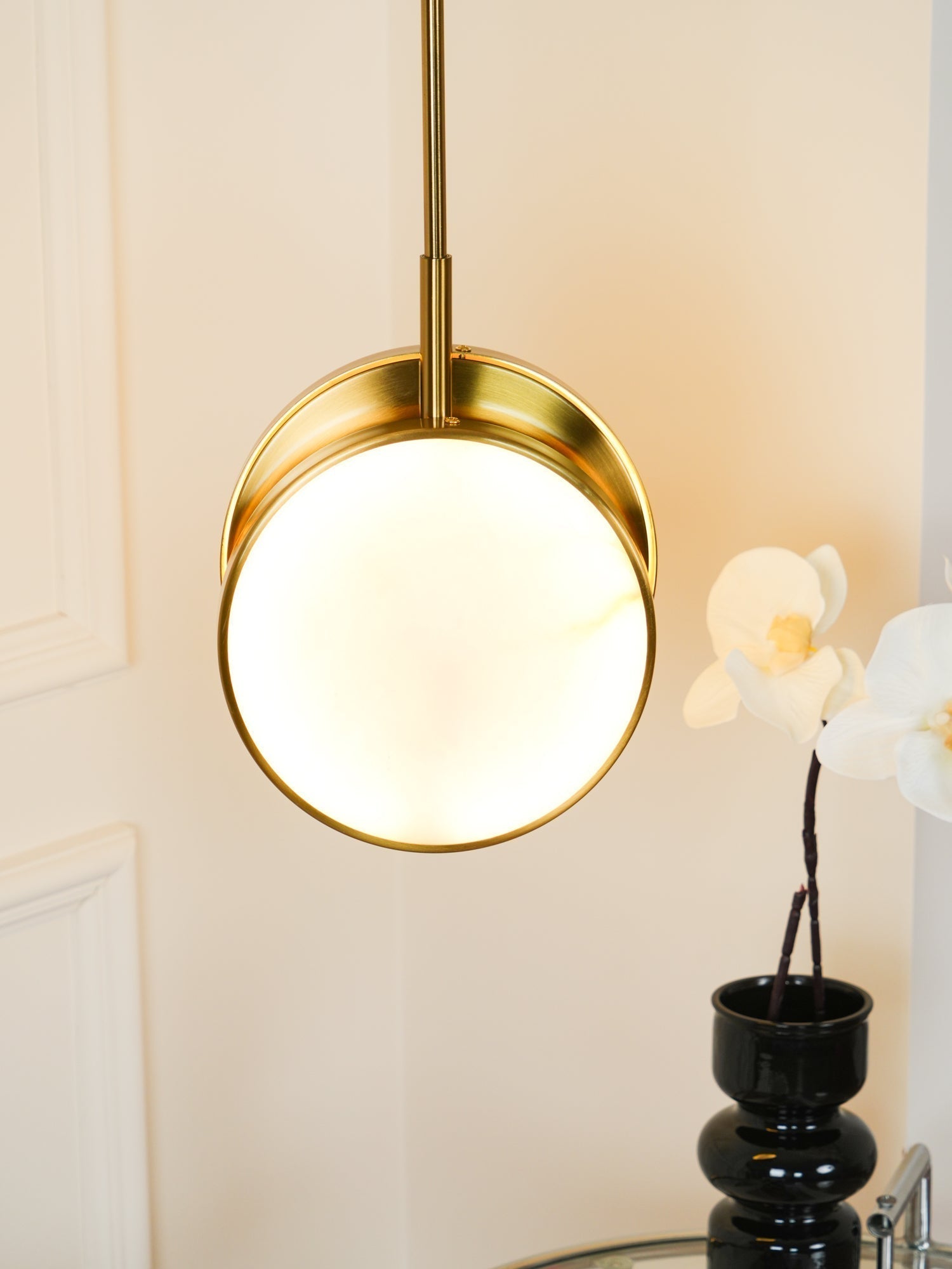 Synoryra Dual Disc Alabaster Pendant Light