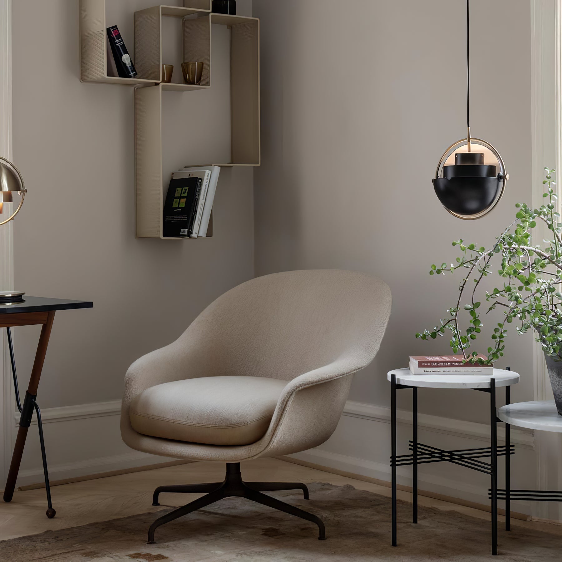 Lustra Pendant Lamp Deformed Ball Golden - Neutral Decor
