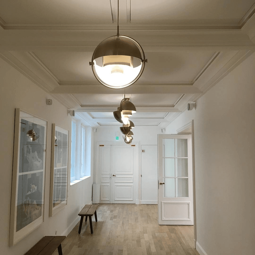 Lustra Pendant Lamp Deformed Ball Golden - Neutral Decor